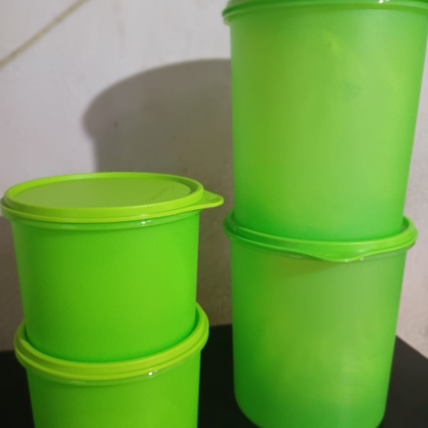 7 Kits de Tupperware (20 centavinhos)